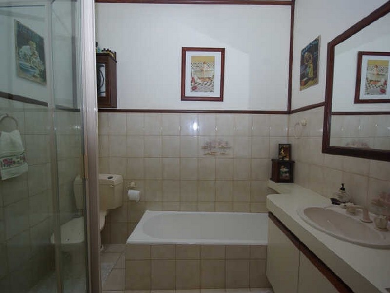 101 Lesmurdie Road, Lesmurdie WA 6076