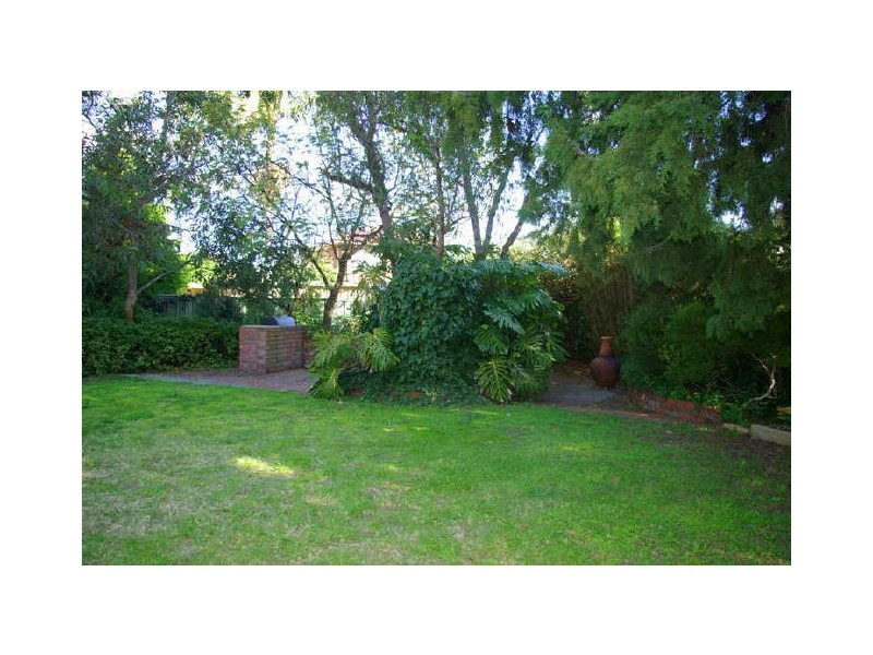 5 Kirkdale Road, Kalamunda WA 6076