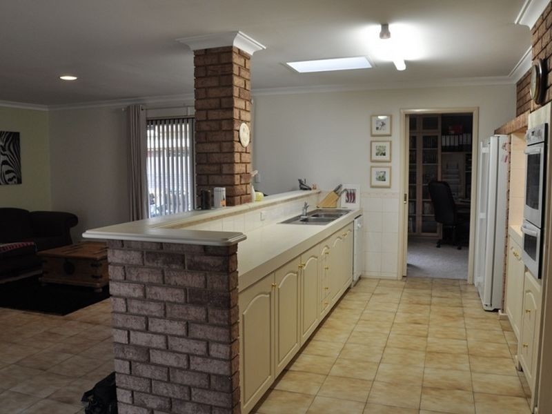 39 Wilkins Road, Kalamunda WA 6076