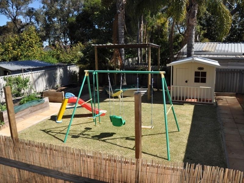 39 Wilkins Road, Kalamunda WA 6076