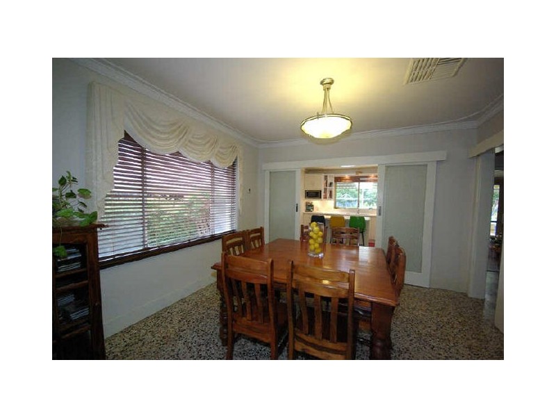 16 Traylen Road, Kalamunda WA 6076