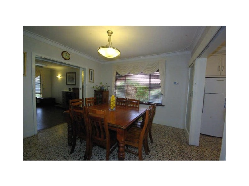 16 Traylen Road, Kalamunda WA 6076