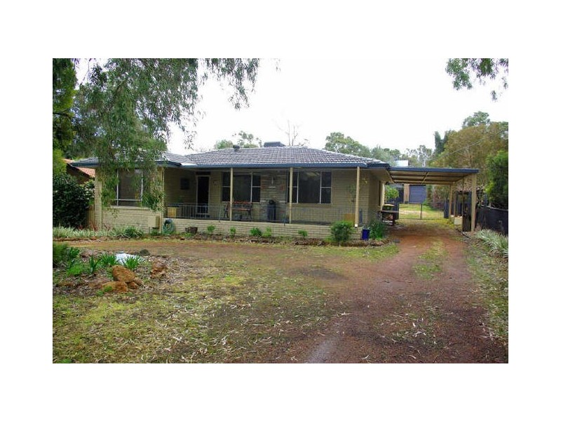 16 Traylen Road, Kalamunda WA 6076