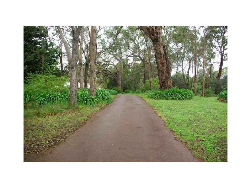 Gooseberry Hill WA 6076