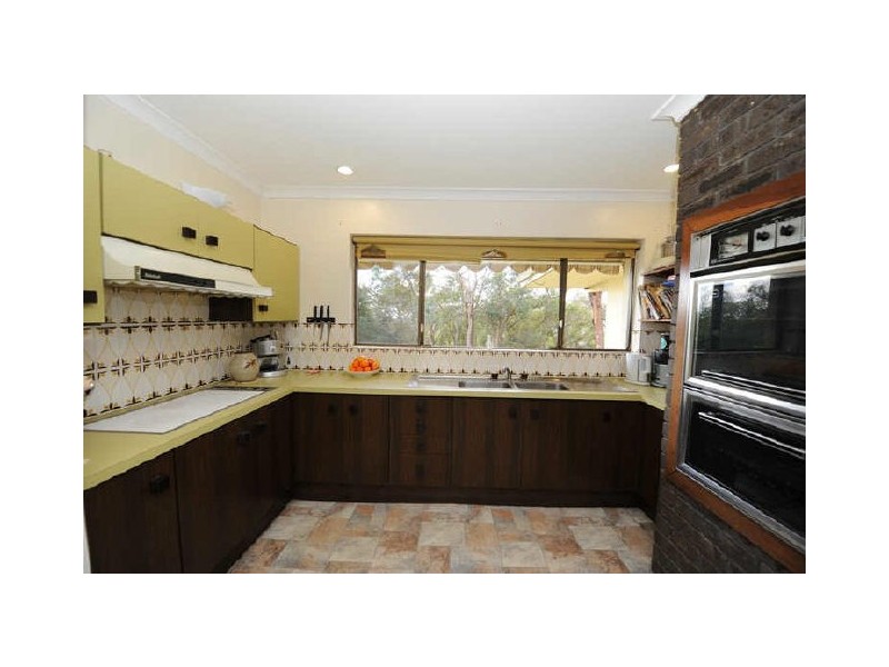 6 Willara Road, Gooseberry Hill WA 6076