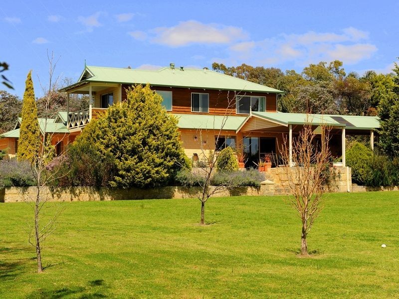 20 Christina Place, Lesmurdie WA 6076