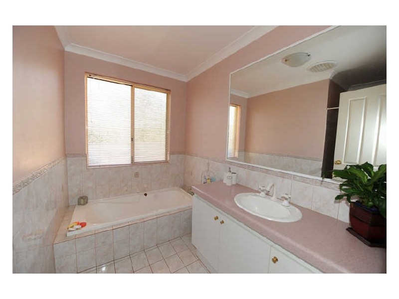 20 Christina Place, Lesmurdie WA 6076