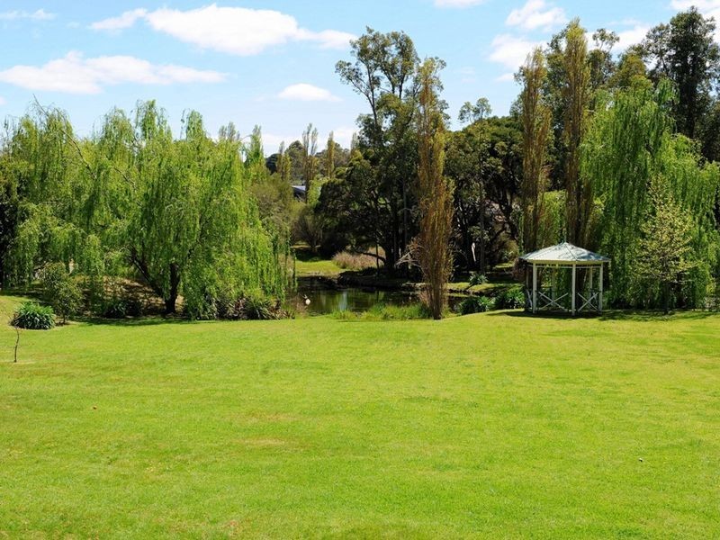 20 Christina Place, Lesmurdie WA 6076