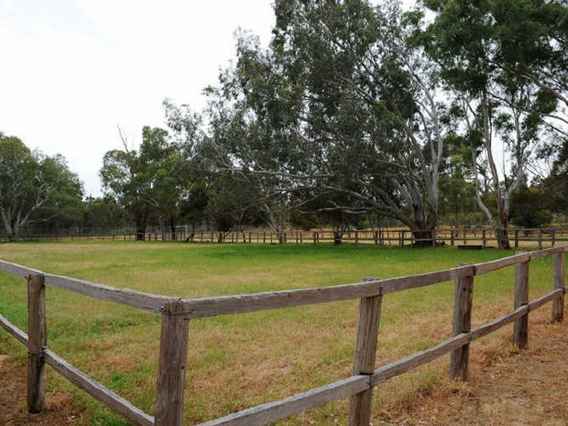 225 Hartfield Road, Forrestfield WA 6058