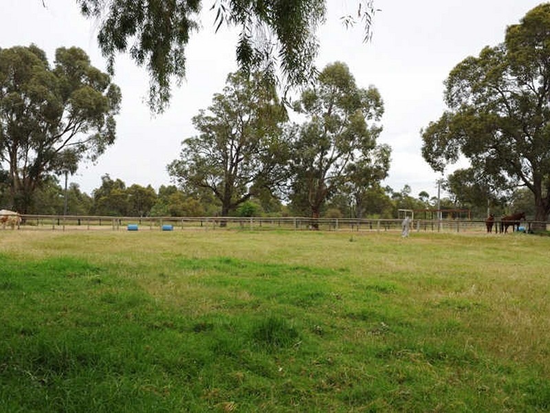 225 Hartfield Road, Forrestfield WA 6058