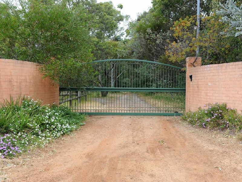 225 Hartfield Road, Forrestfield WA 6058