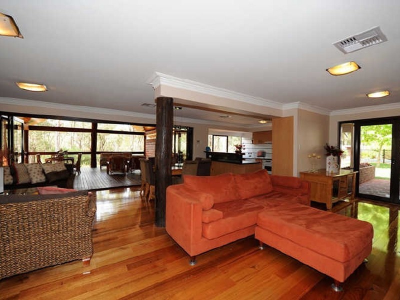 109 Kawina Road, Bickley WA 6076