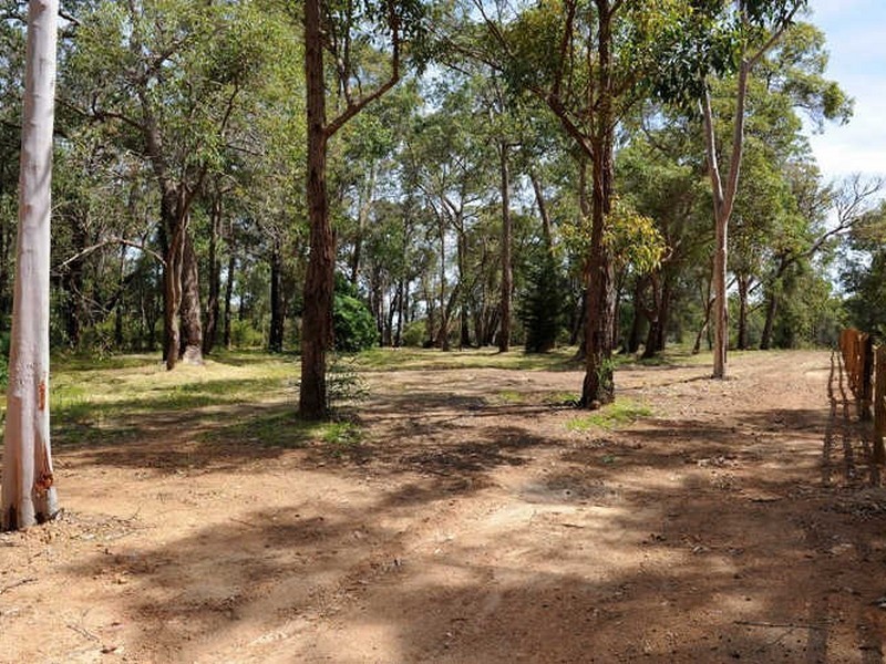 109 Kawina Road, Bickley WA 6076