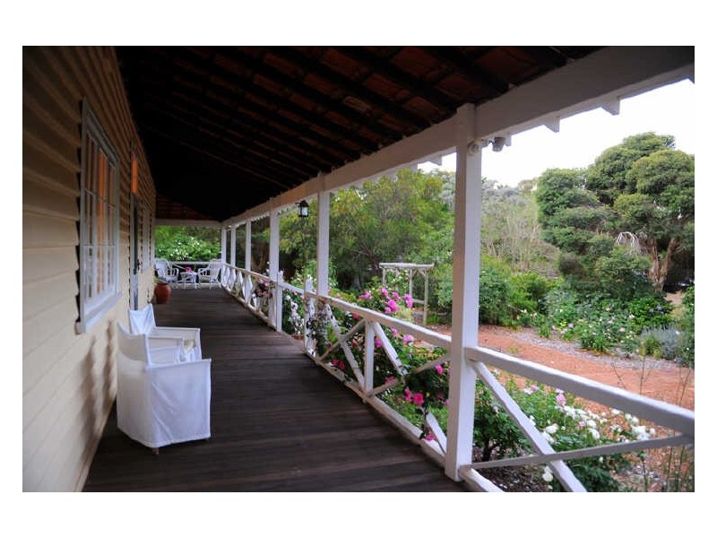 28 Wheelwright Road, Lesmurdie WA 6076