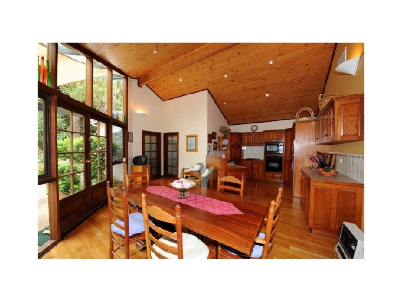 Gooseberry Hill WA 6076