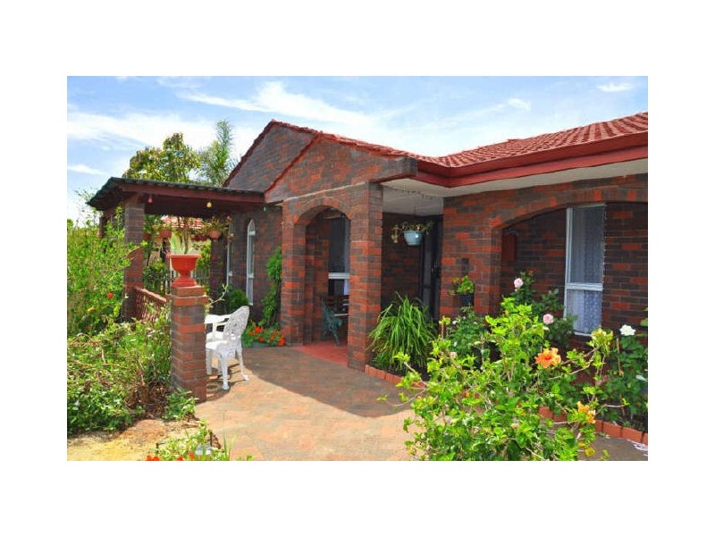 4 Bulla Street, Lesmurdie WA 6076