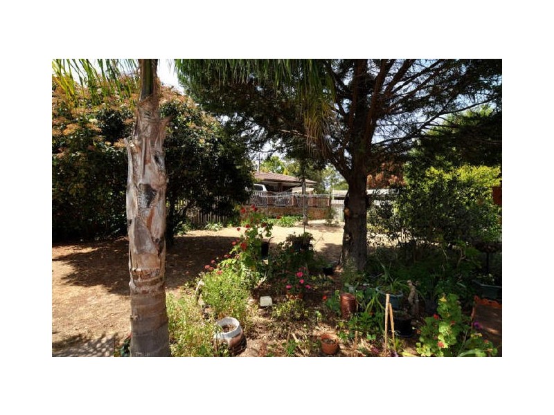 4 Bulla Street, Lesmurdie WA 6076