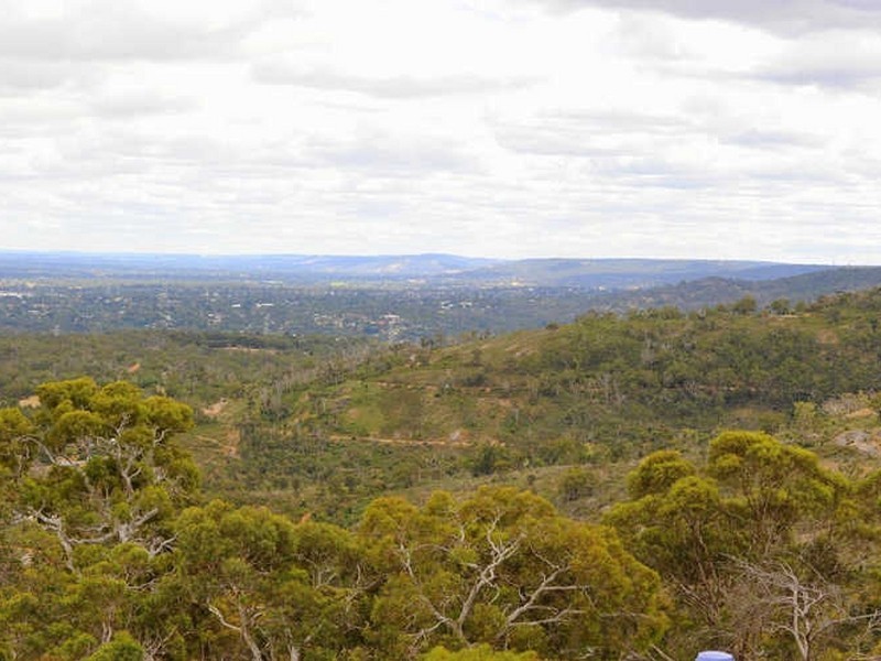 17 Girrawheen Drive, Gooseberry Hill WA 6076