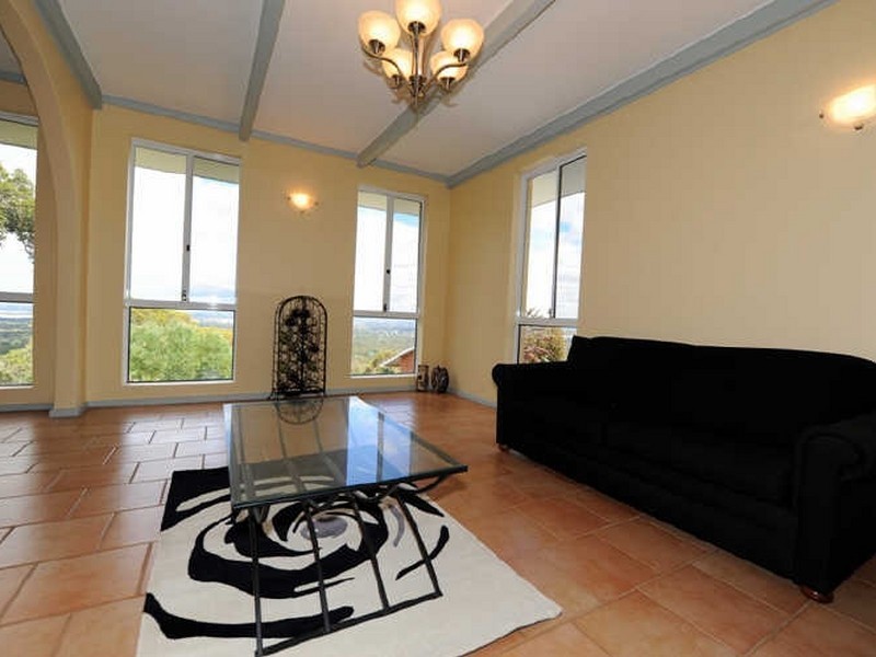 17 Girrawheen Drive, Gooseberry Hill WA 6076