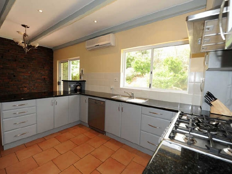 17 Girrawheen Drive, Gooseberry Hill WA 6076