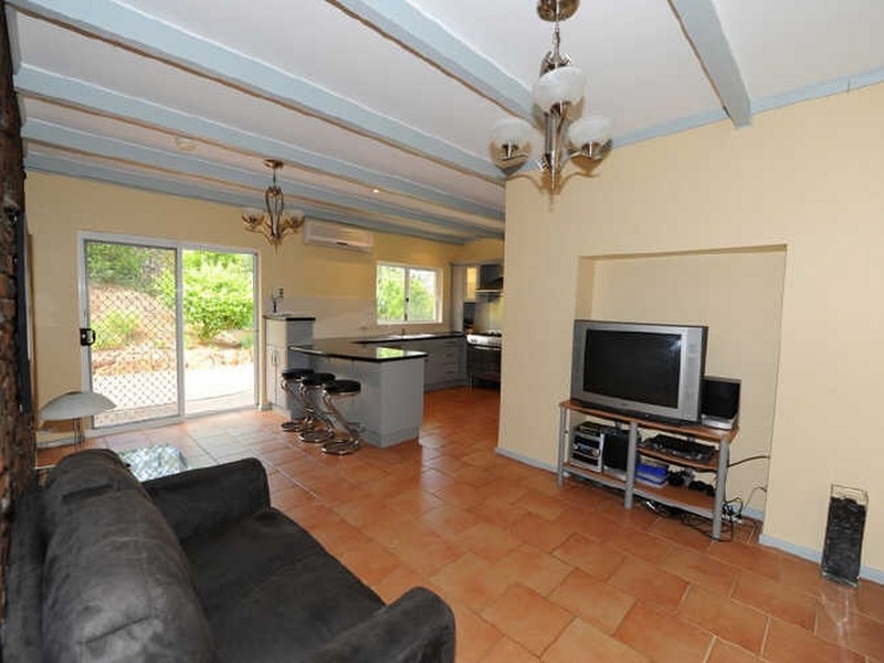 17 Girrawheen Drive, Gooseberry Hill WA 6076