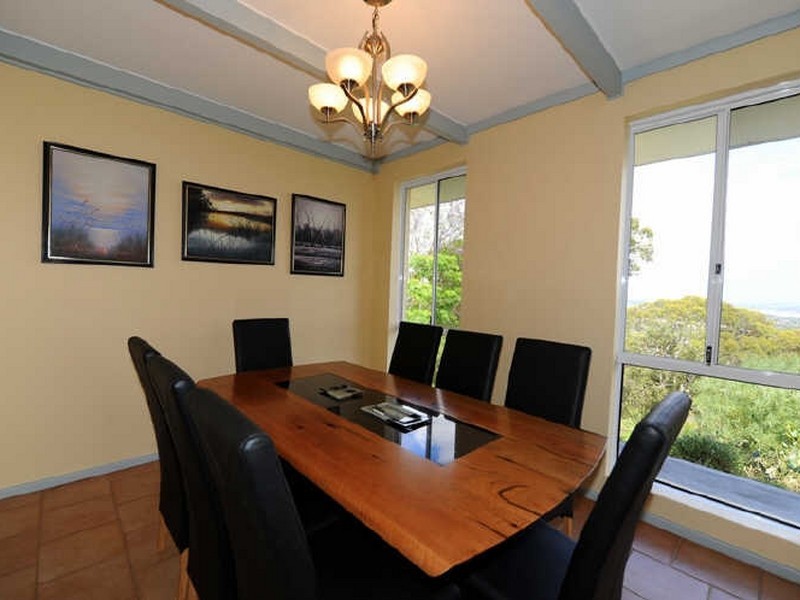 17 Girrawheen Drive, Gooseberry Hill WA 6076