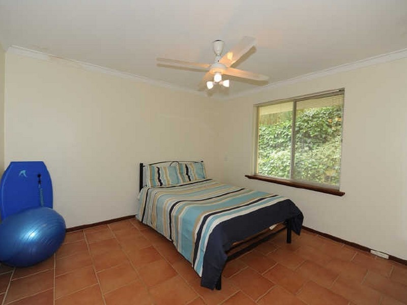 17 Girrawheen Drive, Gooseberry Hill WA 6076