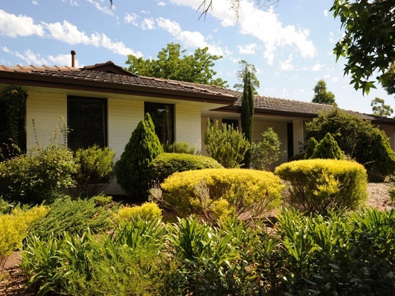 25 Yorna Road, Kalamunda WA 6076