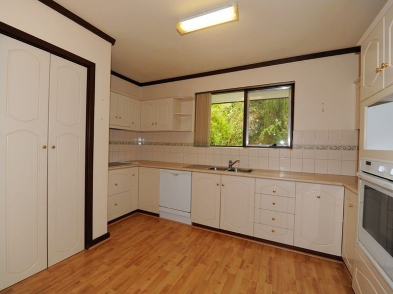 25 Yorna Road, Kalamunda WA 6076