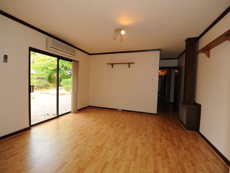 25 Yorna Road, Kalamunda WA 6076