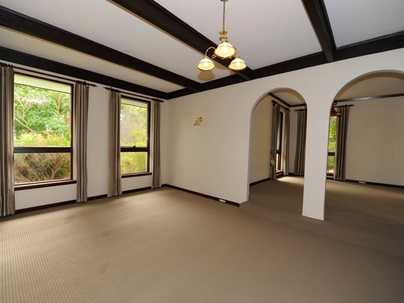 25 Yorna Road, Kalamunda WA 6076