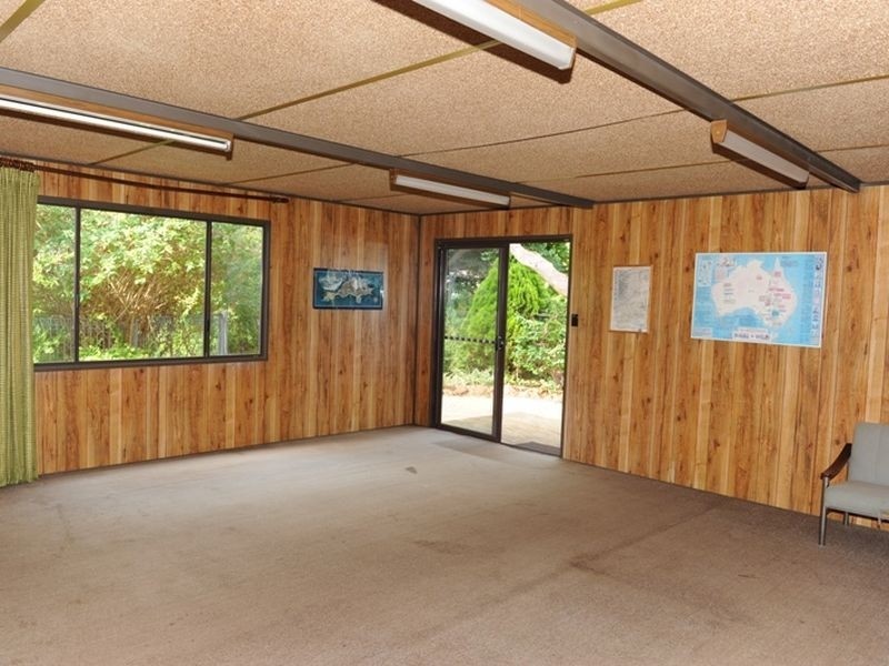 25 Yorna Road, Kalamunda WA 6076