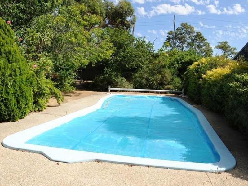 25 Yorna Road, Kalamunda WA 6076