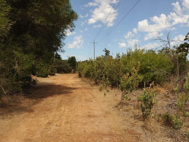 25 Yorna Road, Kalamunda WA 6076