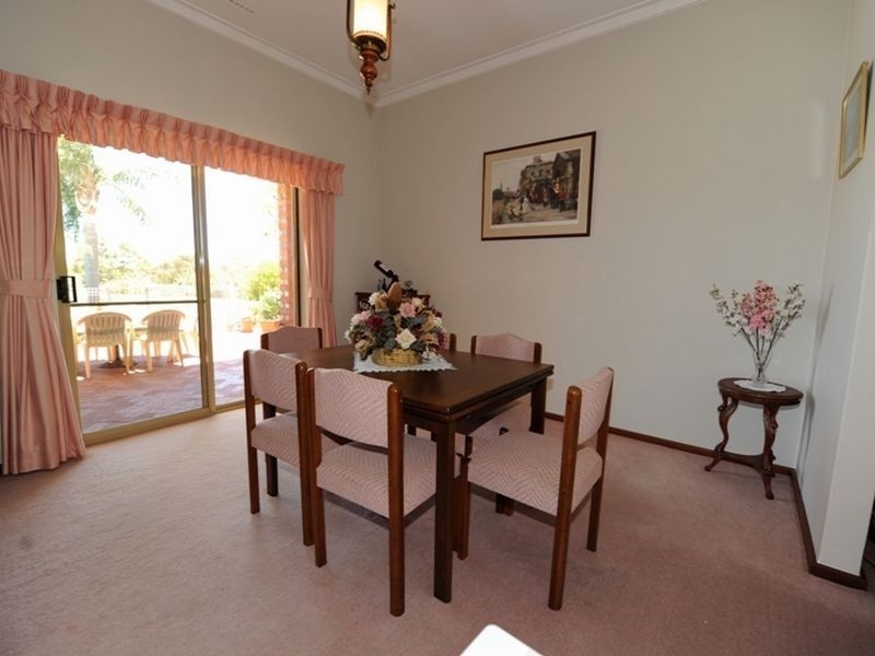 2 Ashurst Drive, Lesmurdie WA 6076