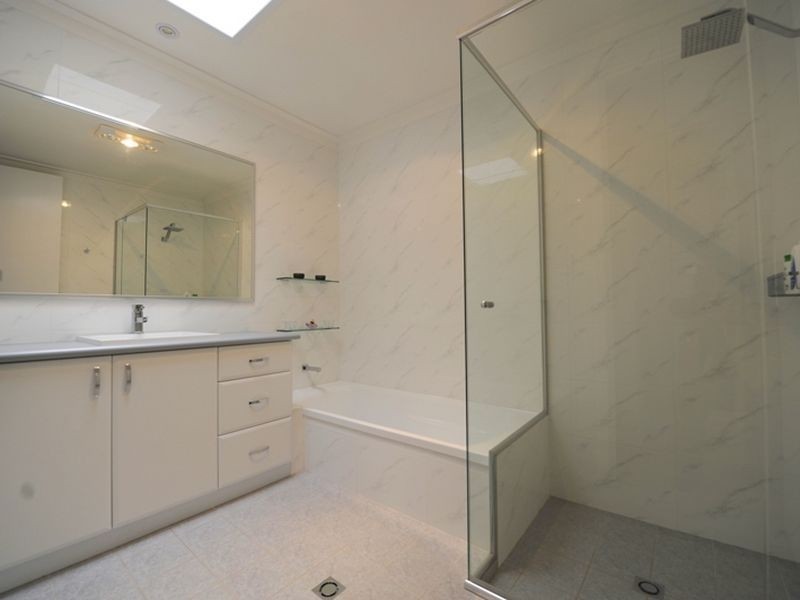 2 Ashurst Drive, Lesmurdie WA 6076