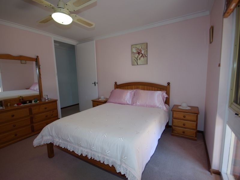 2 Ashurst Drive, Lesmurdie WA 6076