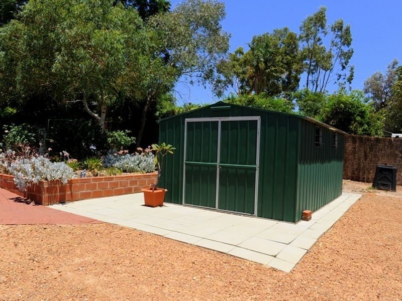 2 Ashurst Drive, Lesmurdie WA 6076