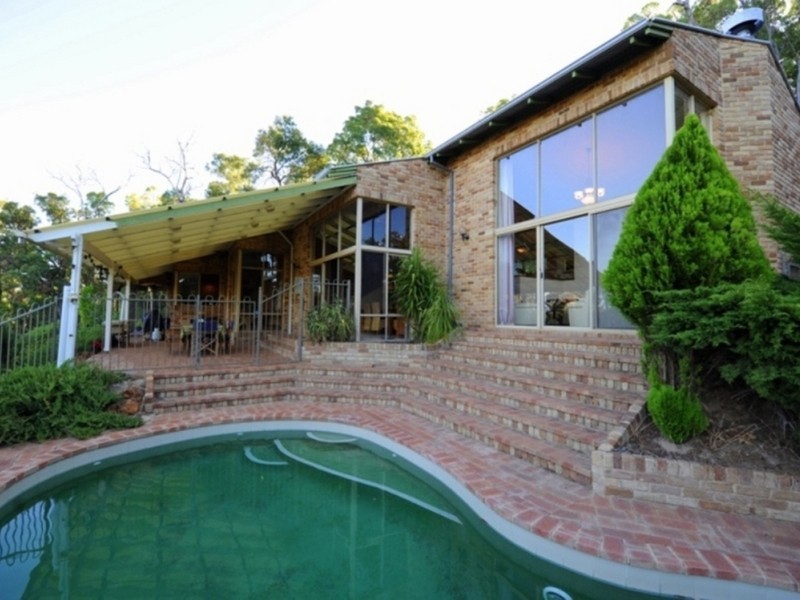 33 Simons Drive, Roleystone WA 6111