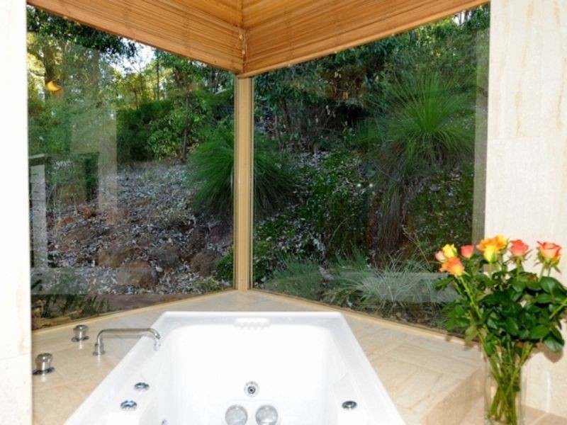 33 Simons Drive, Roleystone WA 6111