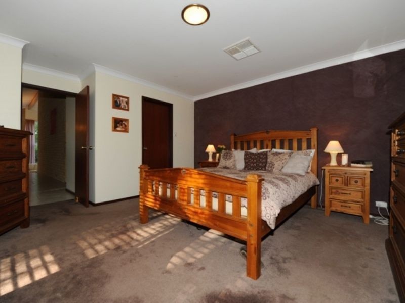 33 Simons Drive, Roleystone WA 6111