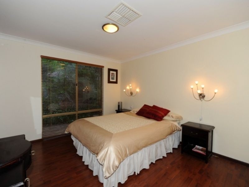 33 Simons Drive, Roleystone WA 6111