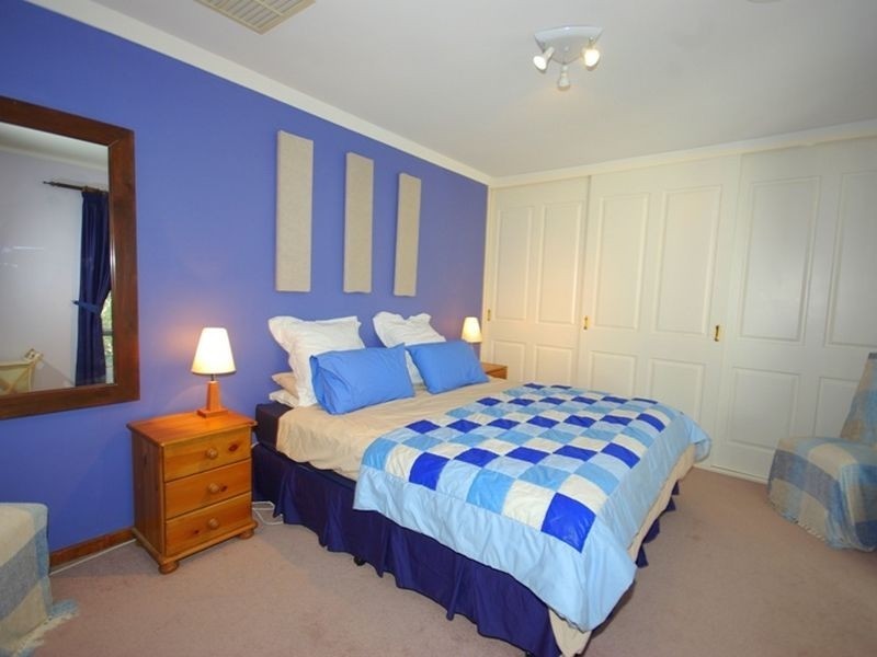 8 Peet Road, Kalamunda WA 6076