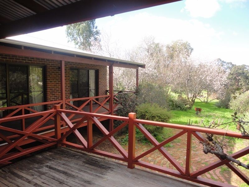 141 Stanhope Road, Bickley WA 6076