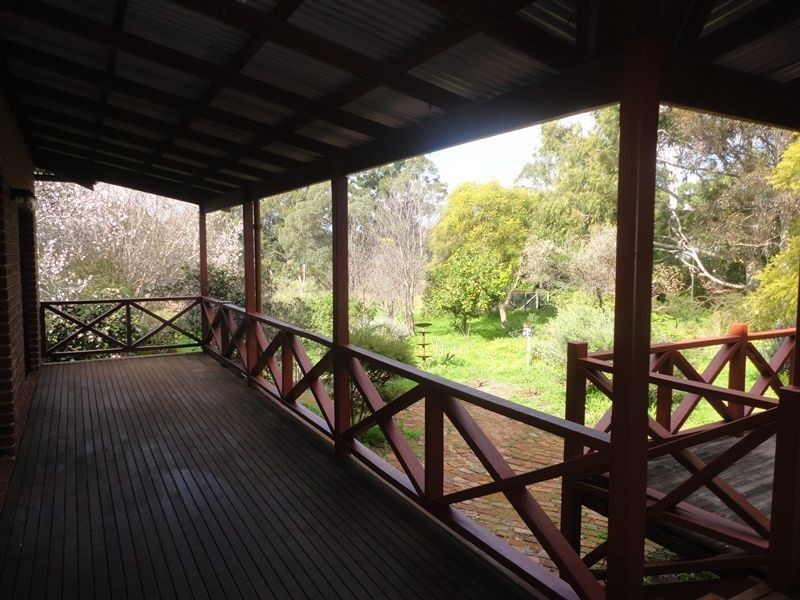 141 Stanhope Road, Bickley WA 6076