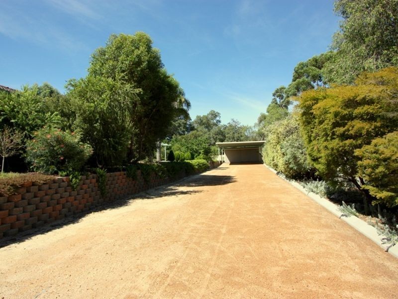 36 Rootes Road, Lesmurdie WA 6076