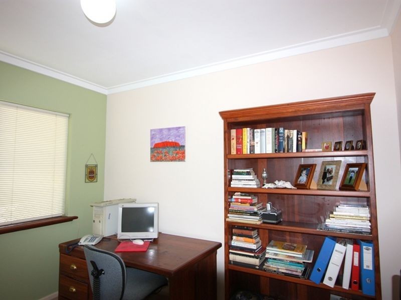 36 Rootes Road, Lesmurdie WA 6076