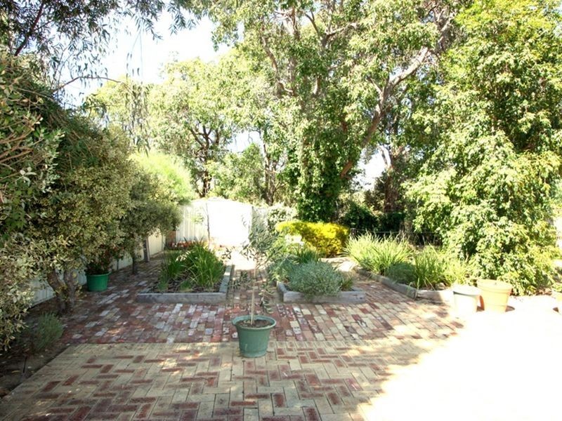 36 Rootes Road, Lesmurdie WA 6076