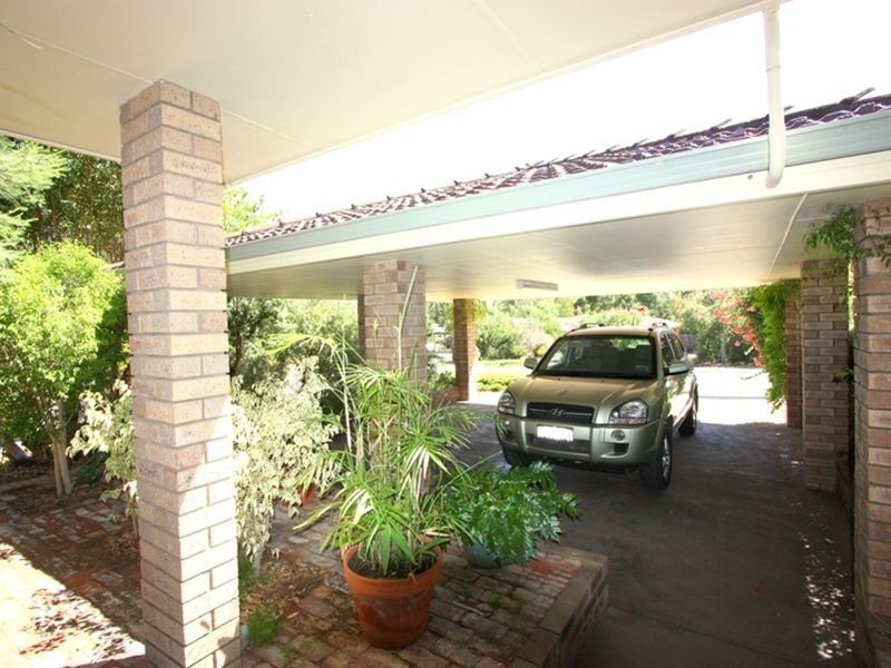 36 Rootes Road, Lesmurdie WA 6076