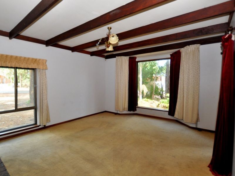 9 Kardan Close, Mount Helena WA 6082